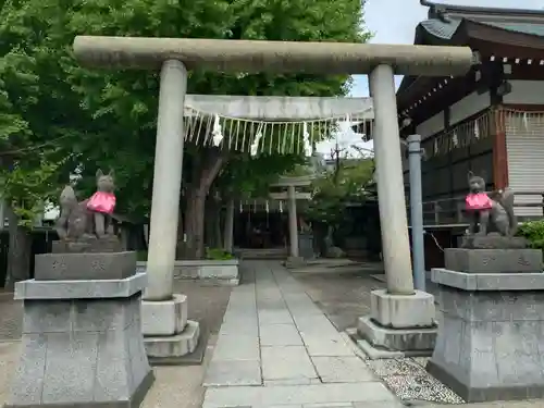 飛木稲荷神社の鳥居