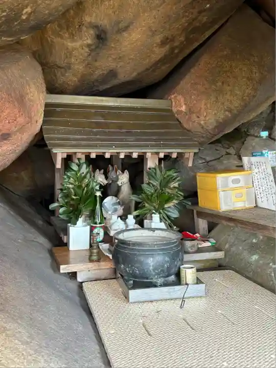 穴場稲荷の本殿・本堂