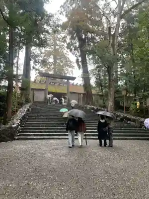 伊勢神宮内宮（皇大神宮）の{uncategorized: "未分類", other: "その他", undefined: "問題あり", building: "その他建物", grave: "お墓", sacred_gate: "鳥居", guardian: "狛犬", statue: "像", buddha: "仏像", history: "歴史", nature: "自然", garden: "庭園", animal: "動物", pagoda: "塔", temizu: "手水舎", mountain_gate: "山門・神門", sanctuary: "本殿・本堂", subordinate: "末社・摂社", art: "芸術", scenery: "景色", jizo: "地蔵", ema: "絵馬", goshuin: "御朱印", omikuji: "おみくじ", items: "授与品その他", amulet: "お守り", goshuincho: "御朱印帳", eats: "食事", festival: "お祭り", votive_dance: "神楽", shichigosan: "七五三参", wedding: "結婚式", experience: "体験その他", initially: "初詣", around: "周辺", anti_infection: "感染症対策"}