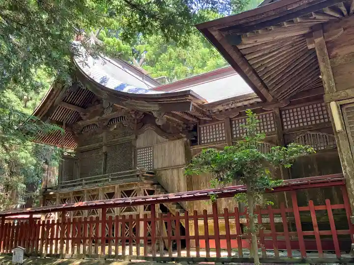 涼ケ岡八幡神社の本殿・本堂