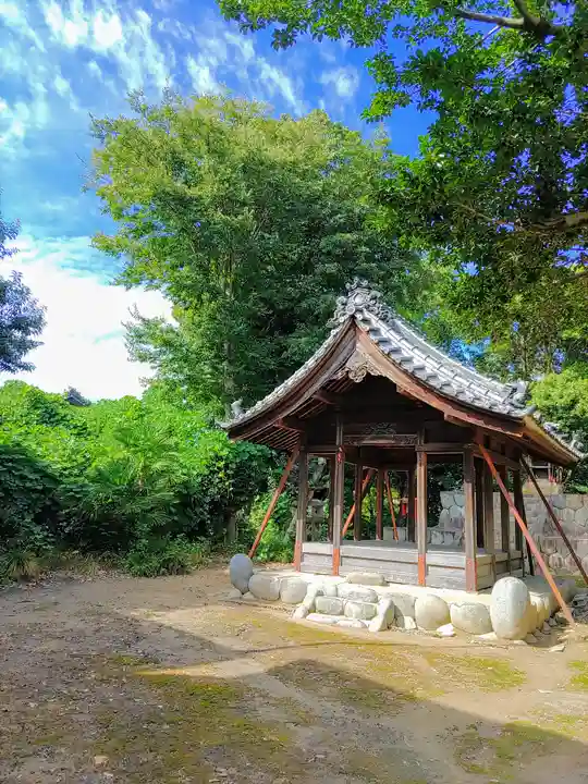 東市場社(大和)の本殿・本堂