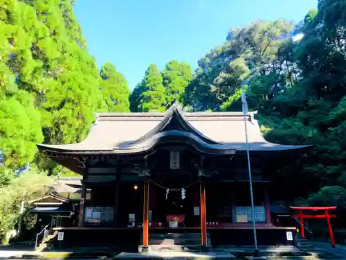 花尾神社の本殿