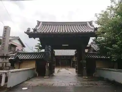 専修寺神戸別院の山門
