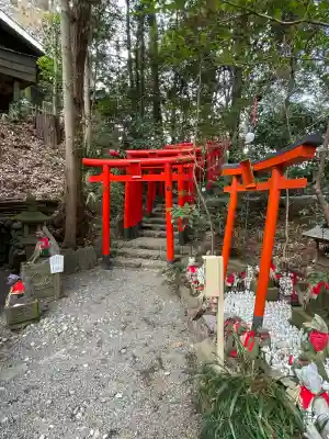 白笹稲荷神社の{uncategorized: "未分類", other: "その他", undefined: "問題あり", building: "その他建物", grave: "お墓", sacred_gate: "鳥居", guardian: "狛犬", statue: "像", buddha: "仏像", history: "歴史", nature: "自然", garden: "庭園", animal: "動物", pagoda: "塔", temizu: "手水舎", mountain_gate: "山門・神門", sanctuary: "本殿・本堂", subordinate: "末社・摂社", art: "芸術", scenery: "景色", jizo: "地蔵", ema: "絵馬", goshuin: "御朱印", omikuji: "おみくじ", items: "授与品その他", amulet: "お守り", goshuincho: "御朱印帳", eats: "食事", festival: "お祭り", votive_dance: "神楽", shichigosan: "七五三参", wedding: "結婚式", experience: "体験その他", initially: "初詣", around: "周辺", anti_infection: "感染症対策"}
