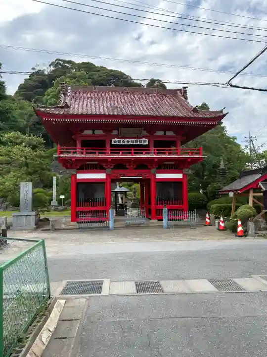 浪切不動院の{uncategorized: "未分類", other: "その他", undefined: "問題あり", building: "その他建物", grave: "お墓", sacred_gate: "鳥居", guardian: "狛犬", statue: "像", buddha: "仏像", history: "歴史", nature: "自然", garden: "庭園", animal: "動物", pagoda: "塔", temizu: "手水舎", mountain_gate: "山門・神門", sanctuary: "本殿・本堂", subordinate: "末社・摂社", art: "芸術", scenery: "景色", jizo: "地蔵", ema: "絵馬", goshuin: "御朱印", omikuji: "おみくじ", items: "授与品その他", amulet: "お守り", goshuincho: "御朱印帳", eats: "食事", festival: "お祭り", votive_dance: "神楽", shichigosan: "七五三参", wedding: "結婚式", experience: "体験その他", initially: "初詣", around: "周辺", anti_infection: "感染症対策"}