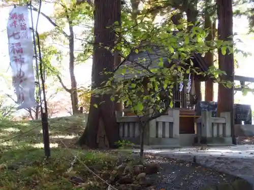 諏訪大社下社秋宮の末社・摂社