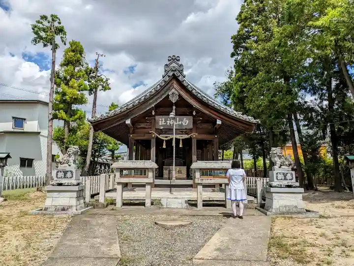 白山神社(松河戸町)の本殿・本堂