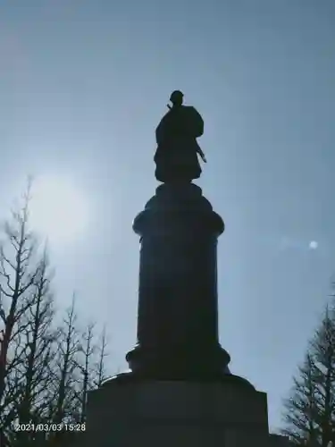 靖國神社の像