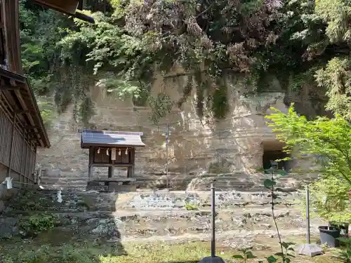 瀬戸神社の{uncategorized: "未分類", other: "その他", undefined: "問題あり", building: "その他建物", grave: "お墓", sacred_gate: "鳥居", guardian: "狛犬", statue: "像", buddha: "仏像", history: "歴史", nature: "自然", garden: "庭園", animal: "動物", pagoda: "塔", temizu: "手水舎", mountain_gate: "山門・神門", sanctuary: "本殿・本堂", subordinate: "末社・摂社", art: "芸術", scenery: "景色", jizo: "地蔵", ema: "絵馬", goshuin: "御朱印", omikuji: "おみくじ", items: "授与品その他", amulet: "お守り", goshuincho: "御朱印帳", eats: "食事", festival: "お祭り", votive_dance: "神楽", shichigosan: "七五三参", wedding: "結婚式", experience: "体験その他", initially: "初詣", around: "周辺", anti_infection: "感染症対策"}
