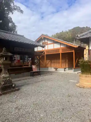 船引神社の{uncategorized: "未分類", other: "その他", undefined: "問題あり", building: "その他建物", grave: "お墓", sacred_gate: "鳥居", guardian: "狛犬", statue: "像", buddha: "仏像", history: "歴史", nature: "自然", garden: "庭園", animal: "動物", pagoda: "塔", temizu: "手水舎", mountain_gate: "山門・神門", sanctuary: "本殿・本堂", subordinate: "末社・摂社", art: "芸術", scenery: "景色", jizo: "地蔵", ema: "絵馬", goshuin: "御朱印", omikuji: "おみくじ", items: "授与品その他", amulet: "お守り", goshuincho: "御朱印帳", eats: "食事", festival: "お祭り", votive_dance: "神楽", shichigosan: "七五三参", wedding: "結婚式", experience: "体験その他", initially: "初詣", around: "周辺", anti_infection: "感染症対策"}