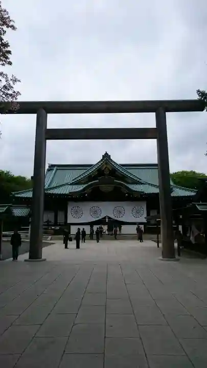 靖國神社の{uncategorized: "未分類", other: "その他", undefined: "問題あり", building: "その他建物", grave: "お墓", sacred_gate: "鳥居", guardian: "狛犬", statue: "像", buddha: "仏像", history: "歴史", nature: "自然", garden: "庭園", animal: "動物", pagoda: "塔", temizu: "手水舎", mountain_gate: "山門・神門", sanctuary: "本殿・本堂", subordinate: "末社・摂社", art: "芸術", scenery: "景色", jizo: "地蔵", ema: "絵馬", goshuin: "御朱印", omikuji: "おみくじ", items: "授与品その他", amulet: "お守り", goshuincho: "御朱印帳", eats: "食事", festival: "お祭り", votive_dance: "神楽", shichigosan: "七五三参", wedding: "結婚式", experience: "体験その他", initially: "初詣", around: "周辺", anti_infection: "感染症対策"}