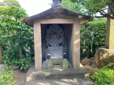 長安寺の{uncategorized: "未分類", other: "その他", undefined: "問題あり", building: "その他建物", grave: "お墓", sacred_gate: "鳥居", guardian: "狛犬", statue: "像", buddha: "仏像", history: "歴史", nature: "自然", garden: "庭園", animal: "動物", pagoda: "塔", temizu: "手水舎", mountain_gate: "山門・神門", sanctuary: "本殿・本堂", subordinate: "末社・摂社", art: "芸術", scenery: "景色", jizo: "地蔵", ema: "絵馬", goshuin: "御朱印", omikuji: "おみくじ", items: "授与品その他", amulet: "お守り", goshuincho: "御朱印帳", eats: "食事", festival: "お祭り", votive_dance: "神楽", shichigosan: "七五三参", wedding: "結婚式", experience: "体験その他", initially: "初詣", around: "周辺", anti_infection: "感染症対策"}