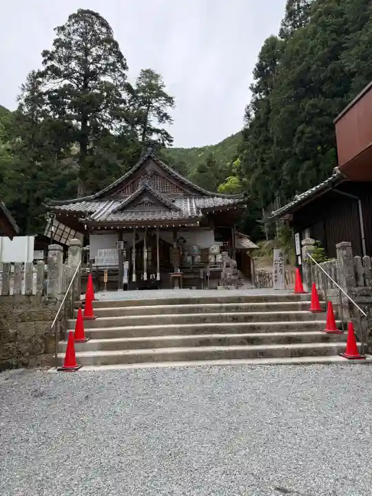 安志加茂神社の{uncategorized: "未分類", other: "その他", undefined: "問題あり", building: "その他建物", grave: "お墓", sacred_gate: "鳥居", guardian: "狛犬", statue: "像", buddha: "仏像", history: "歴史", nature: "自然", garden: "庭園", animal: "動物", pagoda: "塔", temizu: "手水舎", mountain_gate: "山門・神門", sanctuary: "本殿・本堂", subordinate: "末社・摂社", art: "芸術", scenery: "景色", jizo: "地蔵", ema: "絵馬", goshuin: "御朱印", omikuji: "おみくじ", items: "授与品その他", amulet: "お守り", goshuincho: "御朱印帳", eats: "食事", festival: "お祭り", votive_dance: "神楽", shichigosan: "七五三参", wedding: "結婚式", experience: "体験その他", initially: "初詣", around: "周辺", anti_infection: "感染症対策"}