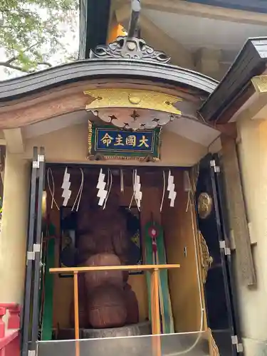 須賀神社の像