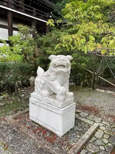 近江神宮の狛犬