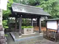 神明社の手水舎