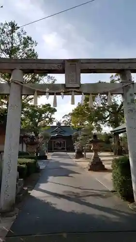 諏訪神社の鳥居