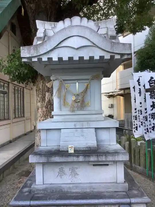 八王子社の末社・摂社