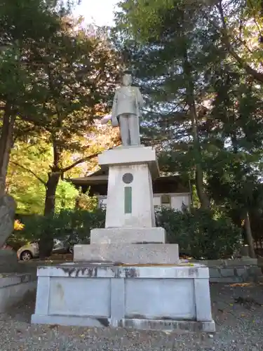 岩手護國神社の像