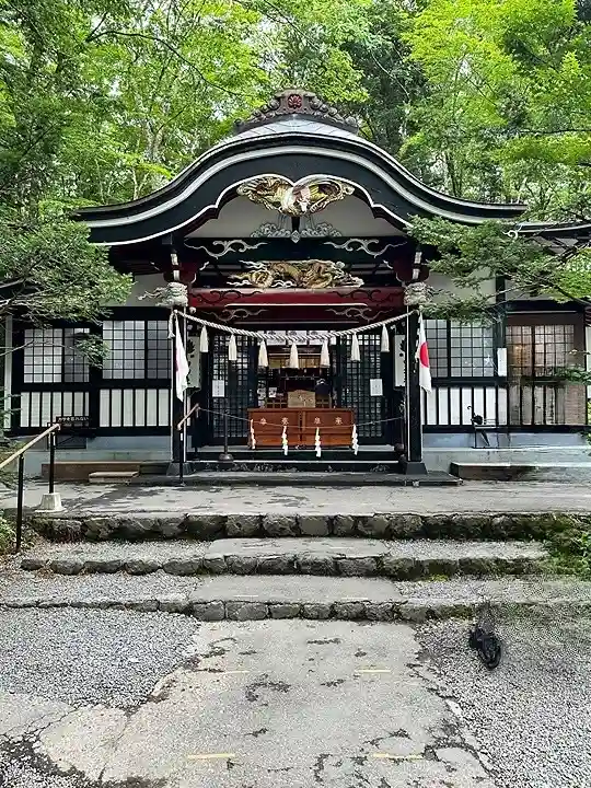 新屋山神社(山梨県)