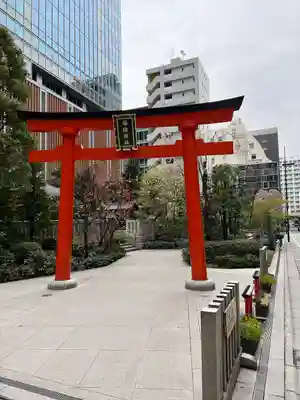 福徳神社（芽吹稲荷）の鳥居