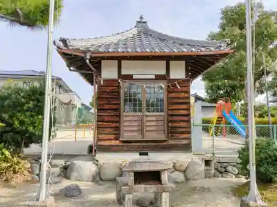 神明社・八幡社合殿（白浜町）の末社・摂社
