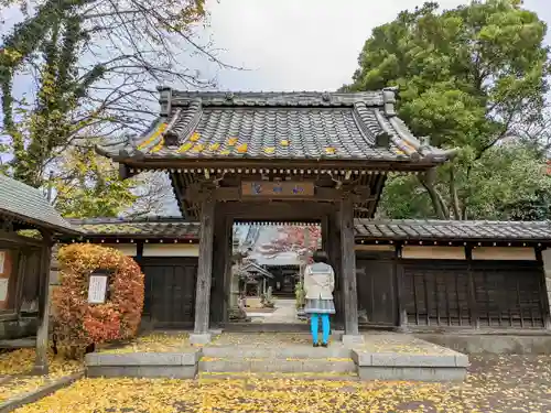 真照寺の山門・神門