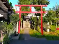 稲荷明神の鳥居
