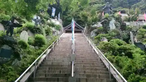 建長寺の{uncategorized: "未分類", other: "その他", undefined: "問題あり", building: "その他建物", grave: "お墓", sacred_gate: "鳥居", guardian: "狛犬", statue: "像", buddha: "仏像", history: "歴史", nature: "自然", garden: "庭園", animal: "動物", pagoda: "塔", temizu: "手水舎", mountain_gate: "山門・神門", sanctuary: "本殿・本堂", subordinate: "末社・摂社", art: "芸術", scenery: "景色", jizo: "地蔵", ema: "絵馬", goshuin: "御朱印", omikuji: "おみくじ", items: "授与品その他", amulet: "お守り", goshuincho: "御朱印帳", eats: "食事", festival: "お祭り", votive_dance: "神楽", shichigosan: "七五三参", wedding: "結婚式", experience: "体験その他", initially: "初詣", around: "周辺", anti_infection: "感染症対策"}