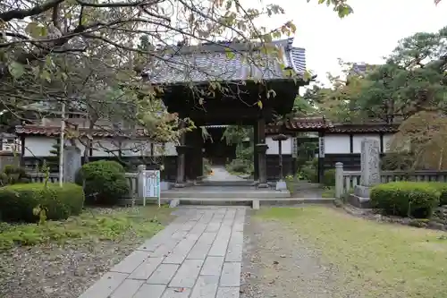 祇陀寺の山門