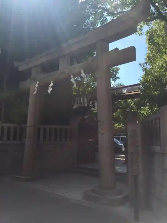 難波八阪神社の鳥居