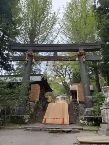 諏訪大社上社前宮の鳥居