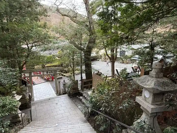 天河大辨財天社の{uncategorized: "未分類", other: "その他", undefined: "問題あり", building: "その他建物", grave: "お墓", sacred_gate: "鳥居", guardian: "狛犬", statue: "像", buddha: "仏像", history: "歴史", nature: "自然", garden: "庭園", animal: "動物", pagoda: "塔", temizu: "手水舎", mountain_gate: "山門・神門", sanctuary: "本殿・本堂", subordinate: "末社・摂社", art: "芸術", scenery: "景色", jizo: "地蔵", ema: "絵馬", goshuin: "御朱印", omikuji: "おみくじ", items: "授与品その他", amulet: "お守り", goshuincho: "御朱印帳", eats: "食事", festival: "お祭り", votive_dance: "神楽", shichigosan: "七五三参", wedding: "結婚式", experience: "体験その他", initially: "初詣", around: "周辺", anti_infection: "感染症対策"}