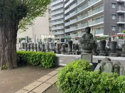 蓮馨寺の{uncategorized: "未分類", other: "その他", undefined: "問題あり", building: "その他建物", grave: "お墓", sacred_gate: "鳥居", guardian: "狛犬", statue: "像", buddha: "仏像", history: "歴史", nature: "自然", garden: "庭園", animal: "動物", pagoda: "塔", temizu: "手水舎", mountain_gate: "山門・神門", sanctuary: "本殿・本堂", subordinate: "末社・摂社", art: "芸術", scenery: "景色", jizo: "地蔵", ema: "絵馬", goshuin: "御朱印", omikuji: "おみくじ", items: "授与品その他", amulet: "お守り", goshuincho: "御朱印帳", eats: "食事", festival: "お祭り", votive_dance: "神楽", shichigosan: "七五三参", wedding: "結婚式", experience: "体験その他", initially: "初詣", around: "周辺", anti_infection: "感染症対策"}