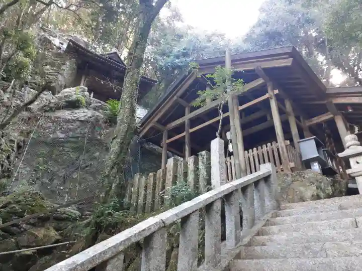 天照大神高座神社の{uncategorized: "未分類", other: "その他", undefined: "問題あり", building: "その他建物", grave: "お墓", sacred_gate: "鳥居", guardian: "狛犬", statue: "像", buddha: "仏像", history: "歴史", nature: "自然", garden: "庭園", animal: "動物", pagoda: "塔", temizu: "手水舎", mountain_gate: "山門・神門", sanctuary: "本殿・本堂", subordinate: "末社・摂社", art: "芸術", scenery: "景色", jizo: "地蔵", ema: "絵馬", goshuin: "御朱印", omikuji: "おみくじ", items: "授与品その他", amulet: "お守り", goshuincho: "御朱印帳", eats: "食事", festival: "お祭り", votive_dance: "神楽", shichigosan: "七五三参", wedding: "結婚式", experience: "体験その他", initially: "初詣", around: "周辺", anti_infection: "感染症対策"}
