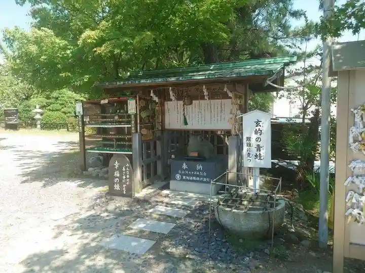 三社神社の像