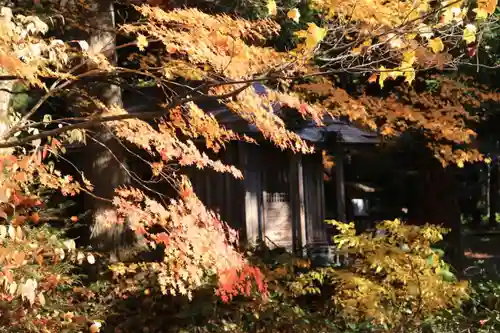 磐椅神社の庭園