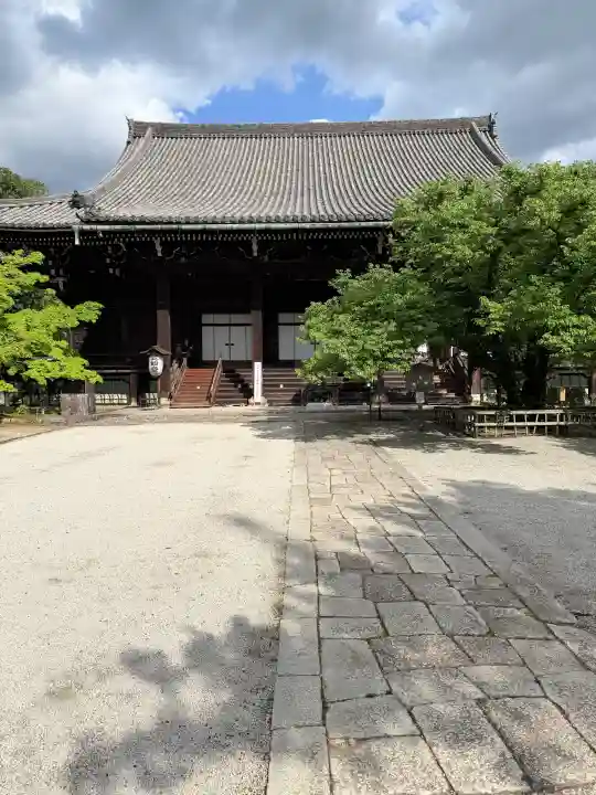真正極楽寺(真如堂)の{uncategorized: "未分類", other: "その他", undefined: "問題あり", building: "その他建物", grave: "お墓", sacred_gate: "鳥居", guardian: "狛犬", statue: "像", buddha: "仏像", history: "歴史", nature: "自然", garden: "庭園", animal: "動物", pagoda: "塔", temizu: "手水舎", mountain_gate: "山門・神門", sanctuary: "本殿・本堂", subordinate: "末社・摂社", art: "芸術", scenery: "景色", jizo: "地蔵", ema: "絵馬", goshuin: "御朱印", omikuji: "おみくじ", items: "授与品その他", amulet: "お守り", goshuincho: "御朱印帳", eats: "食事", festival: "お祭り", votive_dance: "神楽", shichigosan: "七五三参", wedding: "結婚式", experience: "体験その他", initially: "初詣", around: "周辺", anti_infection: "感染症対策"}
