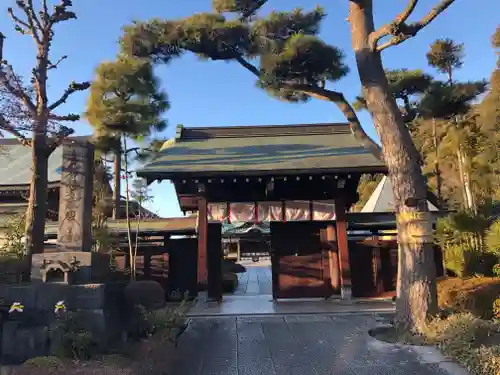 大坊本行寺の山門