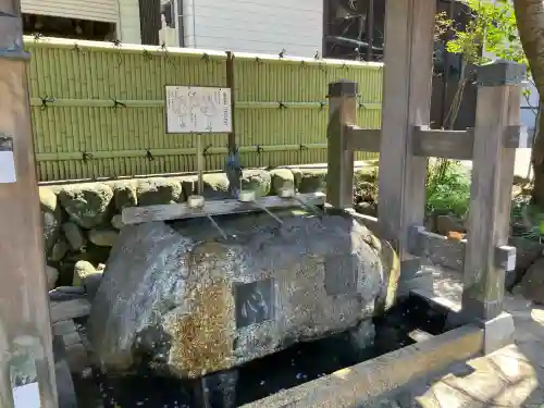 小動神社の{uncategorized: "未分類", other: "その他", undefined: "問題あり", building: "その他建物", grave: "お墓", sacred_gate: "鳥居", guardian: "狛犬", statue: "像", buddha: "仏像", history: "歴史", nature: "自然", garden: "庭園", animal: "動物", pagoda: "塔", temizu: "手水舎", mountain_gate: "山門・神門", sanctuary: "本殿・本堂", subordinate: "末社・摂社", art: "芸術", scenery: "景色", jizo: "地蔵", ema: "絵馬", goshuin: "御朱印", omikuji: "おみくじ", items: "授与品その他", amulet: "お守り", goshuincho: "御朱印帳", eats: "食事", festival: "お祭り", votive_dance: "神楽", shichigosan: "七五三参", wedding: "結婚式", experience: "体験その他", initially: "初詣", around: "周辺", anti_infection: "感染症対策"}