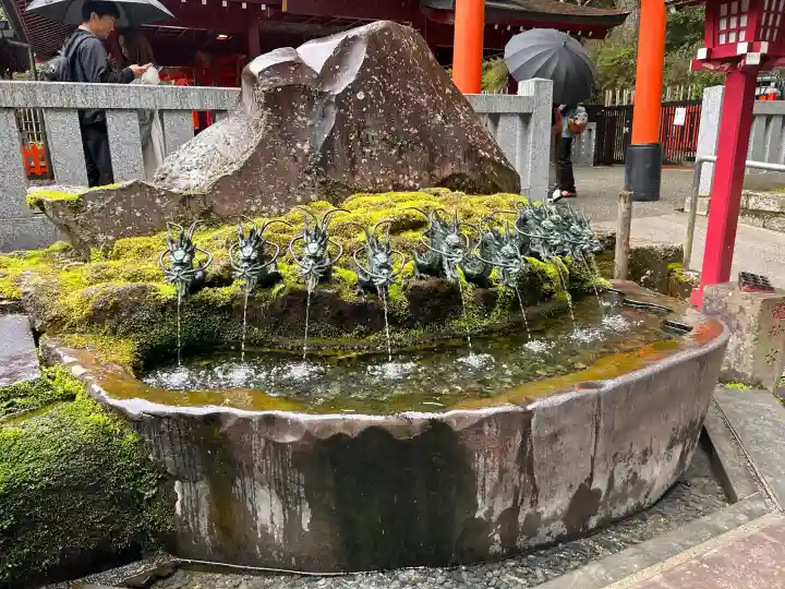 箱根神社の{uncategorized: "未分類", other: "その他", undefined: "問題あり", building: "その他建物", grave: "お墓", sacred_gate: "鳥居", guardian: "狛犬", statue: "像", buddha: "仏像", history: "歴史", nature: "自然", garden: "庭園", animal: "動物", pagoda: "塔", temizu: "手水舎", mountain_gate: "山門・神門", sanctuary: "本殿・本堂", subordinate: "末社・摂社", art: "芸術", scenery: "景色", jizo: "地蔵", ema: "絵馬", goshuin: "御朱印", omikuji: "おみくじ", items: "授与品その他", amulet: "お守り", goshuincho: "御朱印帳", eats: "食事", festival: "お祭り", votive_dance: "神楽", shichigosan: "七五三参", wedding: "結婚式", experience: "体験その他", initially: "初詣", around: "周辺", anti_infection: "感染症対策"}