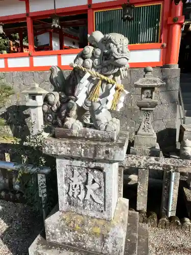 墨坂神社の{uncategorized: "未分類", other: "その他", undefined: "問題あり", building: "その他建物", grave: "お墓", sacred_gate: "鳥居", guardian: "狛犬", statue: "像", buddha: "仏像", history: "歴史", nature: "自然", garden: "庭園", animal: "動物", pagoda: "塔", temizu: "手水舎", mountain_gate: "山門・神門", sanctuary: "本殿・本堂", subordinate: "末社・摂社", art: "芸術", scenery: "景色", jizo: "地蔵", ema: "絵馬", goshuin: "御朱印", omikuji: "おみくじ", items: "授与品その他", amulet: "お守り", goshuincho: "御朱印帳", eats: "食事", festival: "お祭り", votive_dance: "神楽", shichigosan: "七五三参", wedding: "結婚式", experience: "体験その他", initially: "初詣", around: "周辺", anti_infection: "感染症対策"}