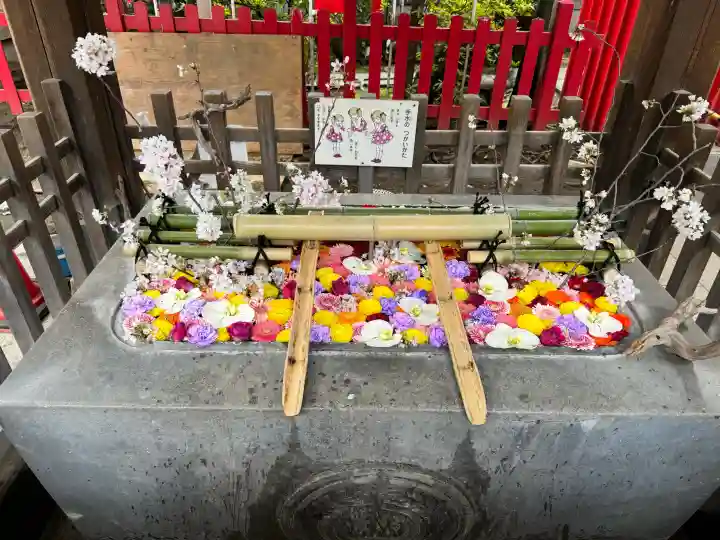 下谷神社の{uncategorized: "未分類", other: "その他", undefined: "問題あり", building: "その他建物", grave: "お墓", sacred_gate: "鳥居", guardian: "狛犬", statue: "像", buddha: "仏像", history: "歴史", nature: "自然", garden: "庭園", animal: "動物", pagoda: "塔", temizu: "手水舎", mountain_gate: "山門・神門", sanctuary: "本殿・本堂", subordinate: "末社・摂社", art: "芸術", scenery: "景色", jizo: "地蔵", ema: "絵馬", goshuin: "御朱印", omikuji: "おみくじ", items: "授与品その他", amulet: "お守り", goshuincho: "御朱印帳", eats: "食事", festival: "お祭り", votive_dance: "神楽", shichigosan: "七五三参", wedding: "結婚式", experience: "体験その他", initially: "初詣", around: "周辺", anti_infection: "感染症対策"}