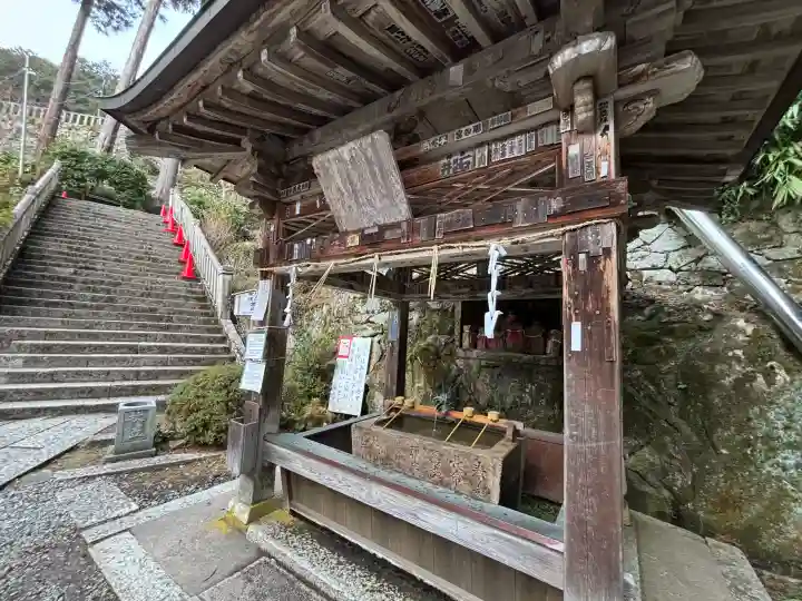 長命寺の{uncategorized: "未分類", other: "その他", undefined: "問題あり", building: "その他建物", grave: "お墓", sacred_gate: "鳥居", guardian: "狛犬", statue: "像", buddha: "仏像", history: "歴史", nature: "自然", garden: "庭園", animal: "動物", pagoda: "塔", temizu: "手水舎", mountain_gate: "山門・神門", sanctuary: "本殿・本堂", subordinate: "末社・摂社", art: "芸術", scenery: "景色", jizo: "地蔵", ema: "絵馬", goshuin: "御朱印", omikuji: "おみくじ", items: "授与品その他", amulet: "お守り", goshuincho: "御朱印帳", eats: "食事", festival: "お祭り", votive_dance: "神楽", shichigosan: "七五三参", wedding: "結婚式", experience: "体験その他", initially: "初詣", around: "周辺", anti_infection: "感染症対策"}