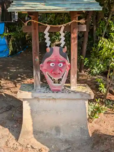 片埜神社の{uncategorized: "未分類", other: "その他", undefined: "問題あり", building: "その他建物", grave: "お墓", sacred_gate: "鳥居", guardian: "狛犬", statue: "像", buddha: "仏像", history: "歴史", nature: "自然", garden: "庭園", animal: "動物", pagoda: "塔", temizu: "手水舎", mountain_gate: "山門・神門", sanctuary: "本殿・本堂", subordinate: "末社・摂社", art: "芸術", scenery: "景色", jizo: "地蔵", ema: "絵馬", goshuin: "御朱印", omikuji: "おみくじ", items: "授与品その他", amulet: "お守り", goshuincho: "御朱印帳", eats: "食事", festival: "お祭り", votive_dance: "神楽", shichigosan: "七五三参", wedding: "結婚式", experience: "体験その他", initially: "初詣", around: "周辺", anti_infection: "感染症対策"}