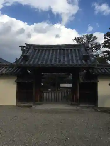 中宮寺の山門