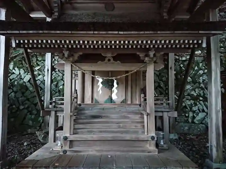 八幡神社の本殿・本堂