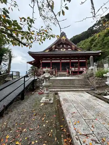 那古寺の本殿