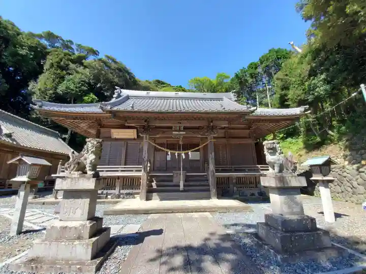 諏訪神社の本殿・本堂