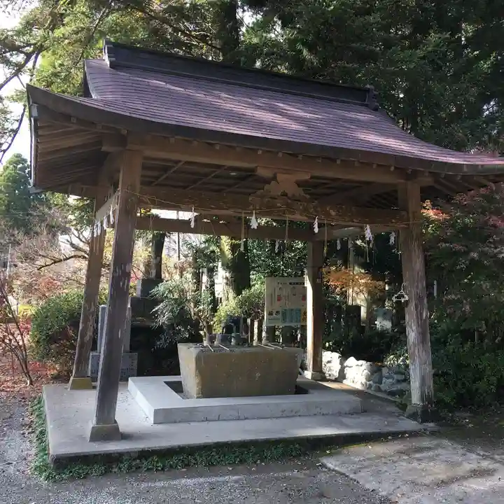 市房山神宮里宮神社の手水舎